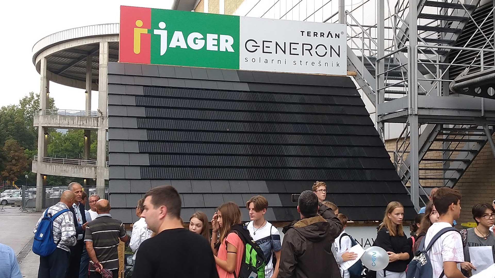 Napelemes tetőcserép a Bauma kiállításon